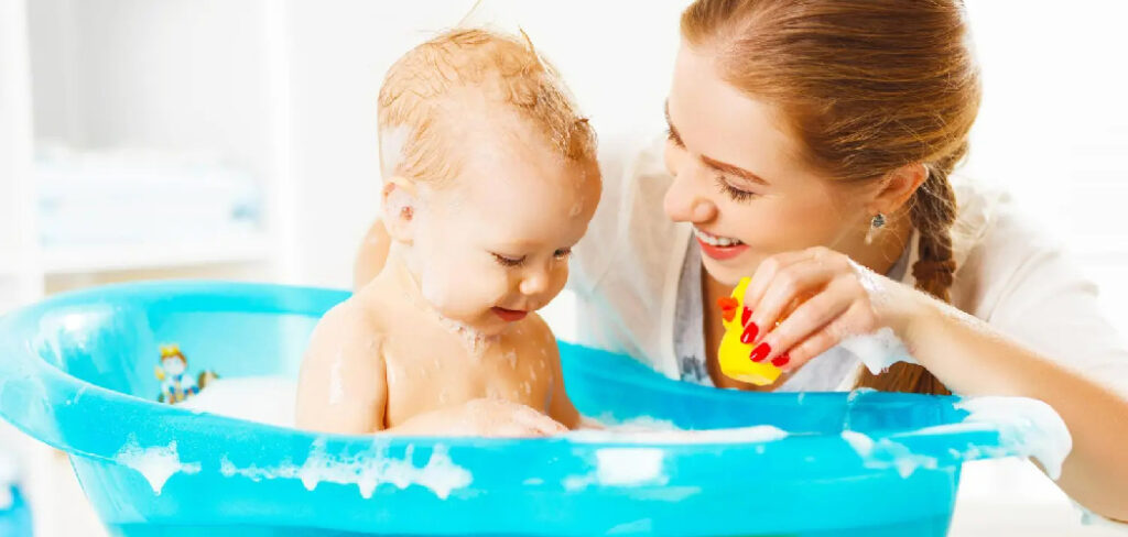 How to Give Baby a Sponge Bath