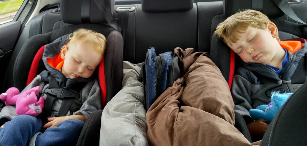 How to Install a Baby Car Seat With a Seatbelt