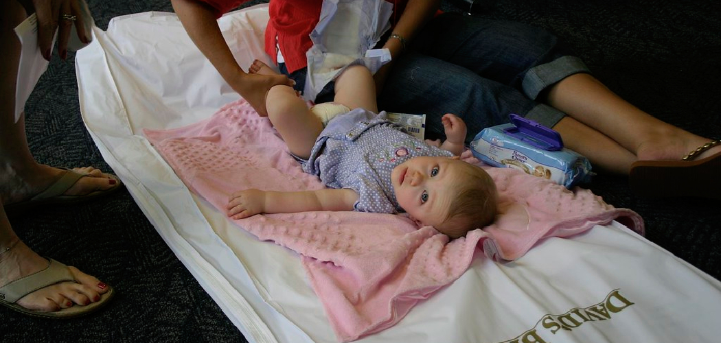 How to Change a Baby Boy Diaper
